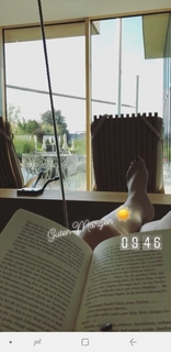 Nela Panghy-Lee feet photo thumbnail