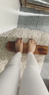 Nela Panghy-Lee feet photo thumbnail