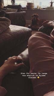 Nela Panghy-Lee feet photo thumbnail