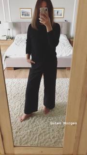 Nela Panghy-Lee feet photo thumbnail