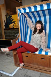 Nela Panghy-Lee feet photo thumbnail