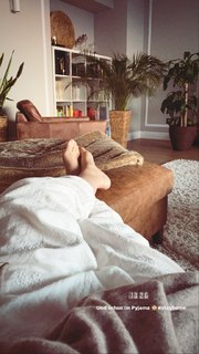 Nela Panghy-Lee feet photo thumbnail