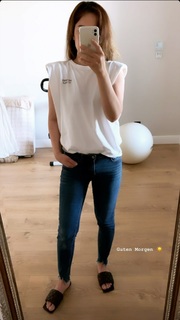 Nela Panghy-Lee feet photo thumbnail