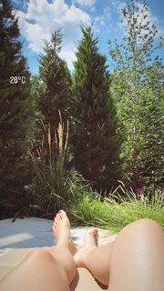 Nela Panghy-Lee feet photo thumbnail