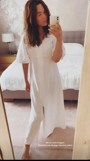 Nela Panghy-Lee feet photo thumbnail