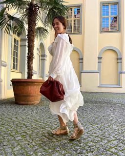 Nela Panghy-Lee feet photo thumbnail