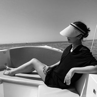 Nela Panghy-Lee feet photo thumbnail