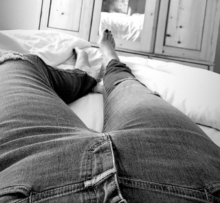 Nela Panghy-Lee feet photo thumbnail