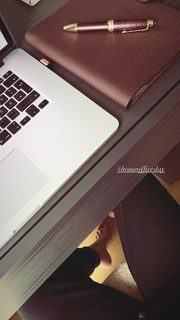 Nela Panghy-Lee feet photo thumbnail