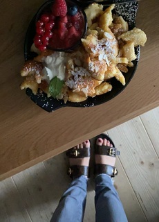 Nela Panghy-Lee feet photo thumbnail