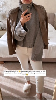 Nela Panghy-Lee feet photo thumbnail