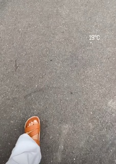 Nela Panghy-Lee feet photo thumbnail