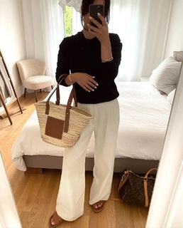 Nela Panghy-Lee feet photo thumbnail