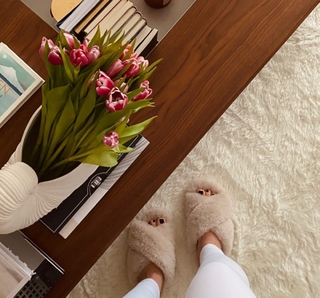 Nela Panghy-Lee feet photo thumbnail