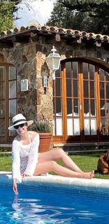 Nela Panghy-Lee feet photo thumbnail