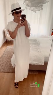 Nela Panghy-Lee feet photo thumbnail