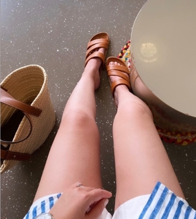 Nela Panghy-Lee feet photo thumbnail