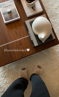 Nela Panghy-Lee feet photo thumbnail