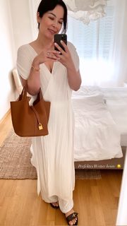 Nela Panghy-Lee feet photo thumbnail