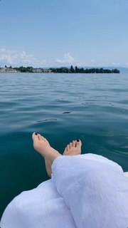 Nela Panghy-Lee feet photo thumbnail