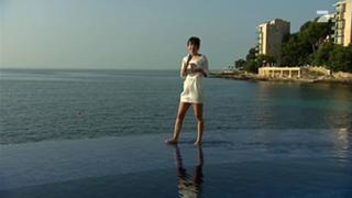 Nela Panghy-Lee feet photo thumbnail