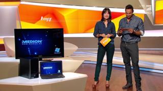 Nela Panghy-Lee feet photo thumbnail