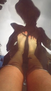 Nell Hudson feet photo 2