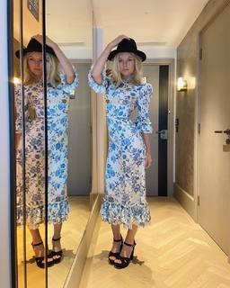 Nell Hudson feet photo 1