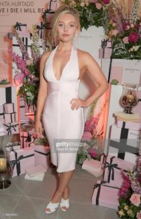 Nell Hudson feet photo 8