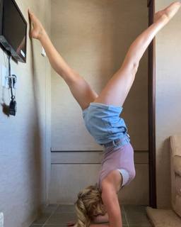 Nell Hudson feet photo 15