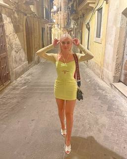 Nell Hudson feet photo 2