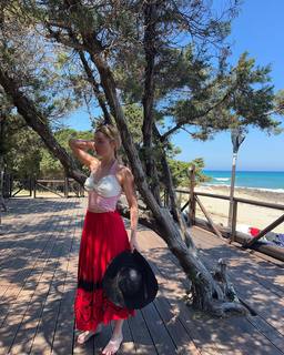 Nell Hudson feet photo 9