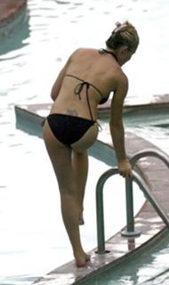 Nell McAndrew feet photo 6