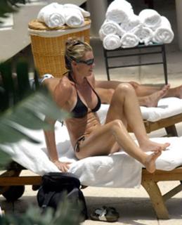 Nell McAndrew feet photo 9