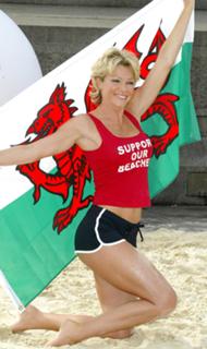 Nell McAndrew feet photo 1