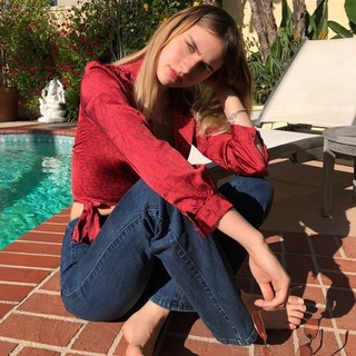 Nell Tiger Free feet photo thumbnail