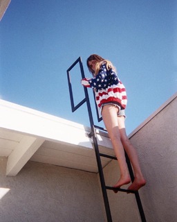 Nell Tiger Free feet photo thumbnail