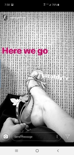Nell Tiger Free feet photo thumbnail