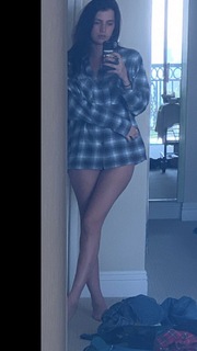 Nell Tiger Free feet photo thumbnail
