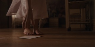 Nell Tiger Free feet photo thumbnail