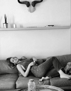 Nell Verlaque feet photo 7
