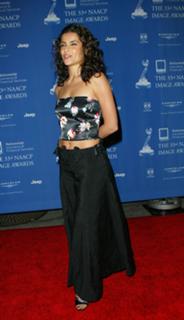 Nelly Furtado feet photo thumbnail