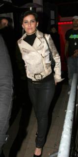 Nelly Furtado feet photo thumbnail