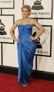 Nelly Furtado feet photo thumbnail