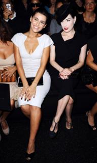 Nelly Furtado feet photo thumbnail