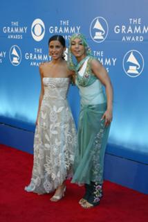Nelly Furtado feet photo thumbnail