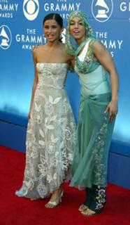 Nelly Furtado feet photo thumbnail