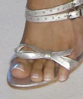 Nelly Furtado feet photo thumbnail