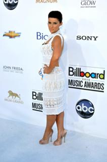 Nelly Furtado feet photo thumbnail