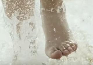 Nelly Karim feet photo thumbnail